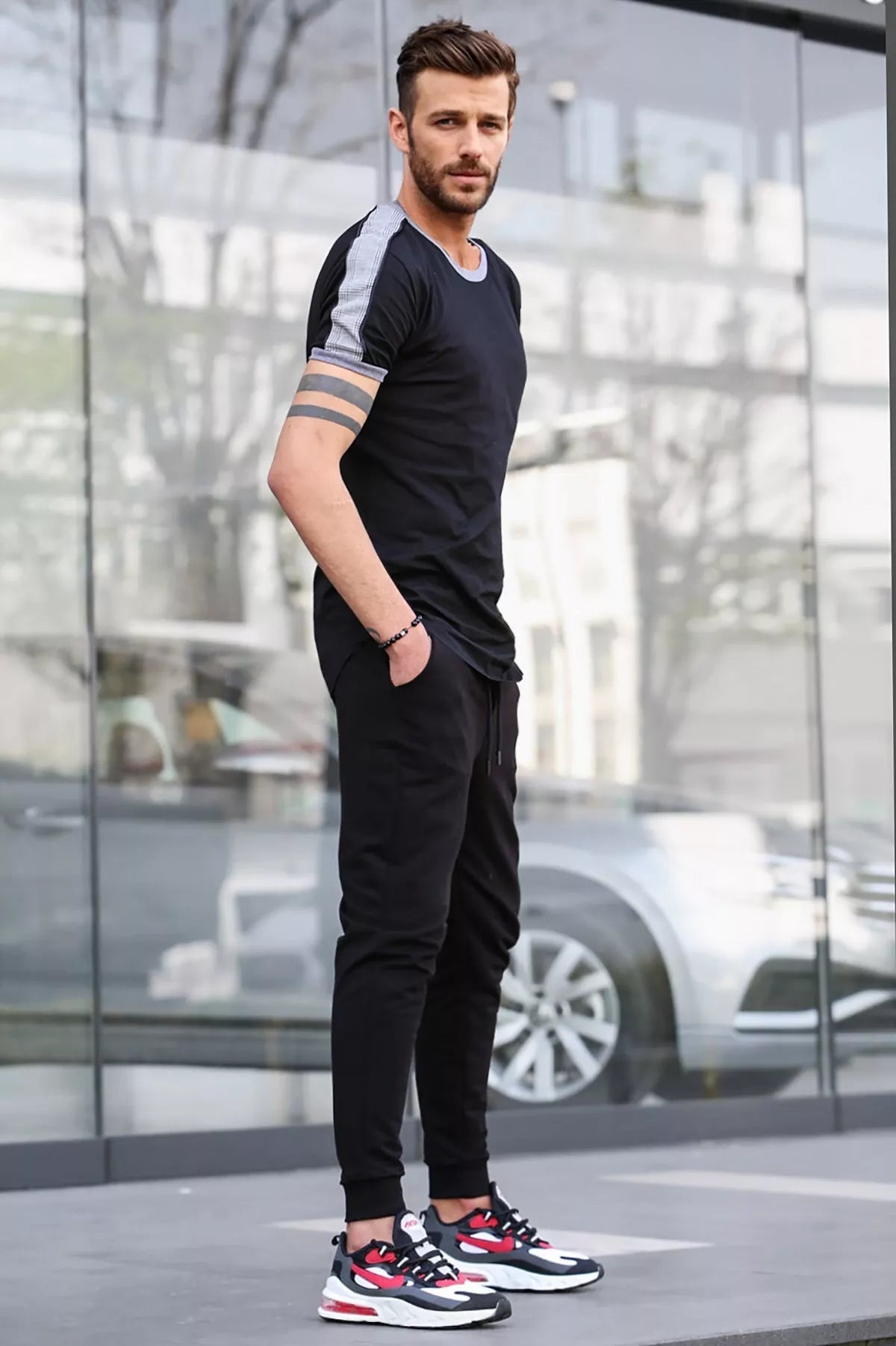 Juodas vyriškas komplektas Guga