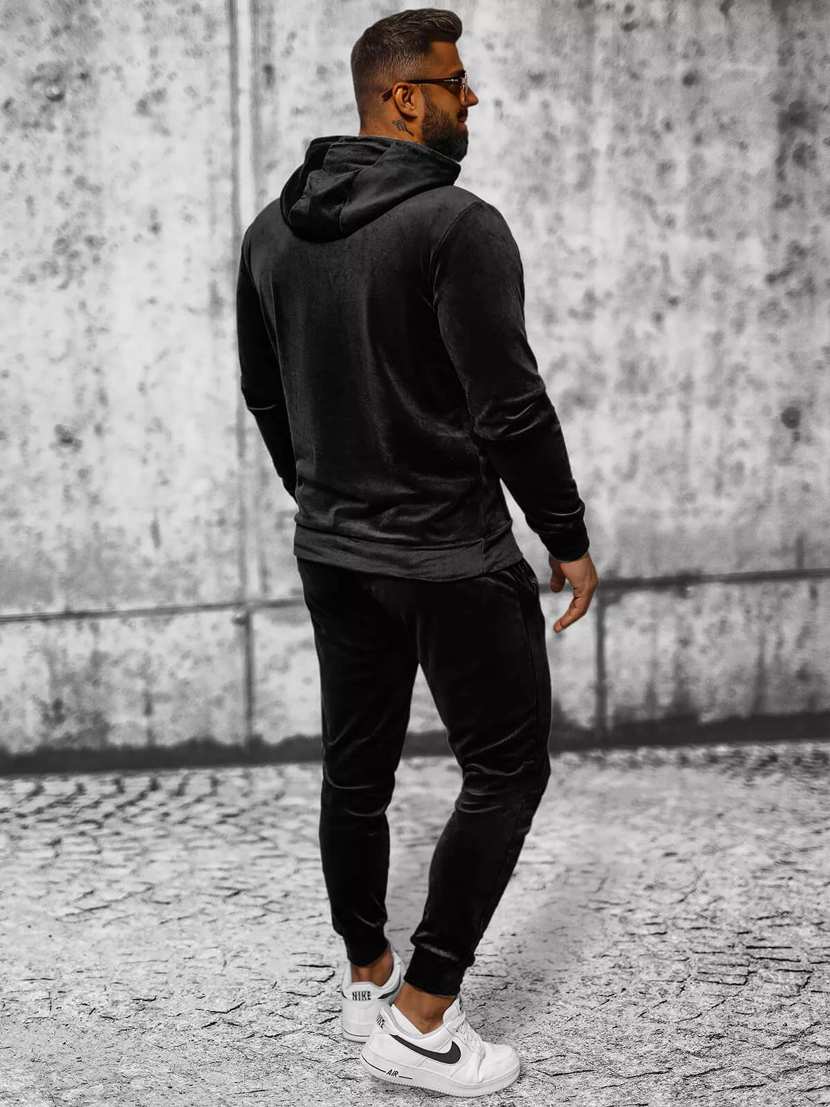 Juodas vyriškas veliūrinis komplektas Rolos