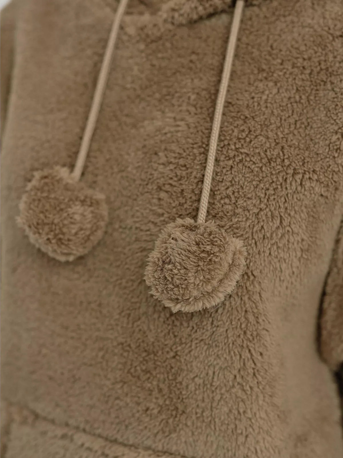 Moteriškas rudas džemperis su gobtuvu Nara