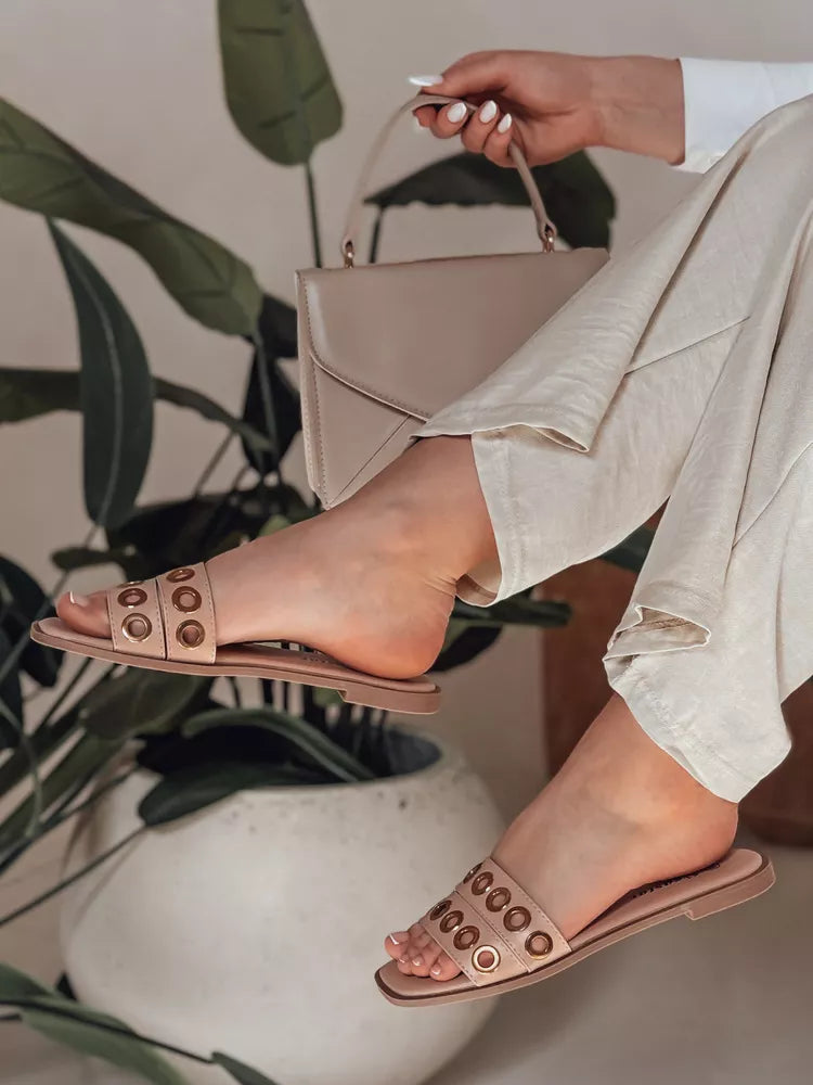 Moteriškos rusvos spalvos šlepetės Stelsan