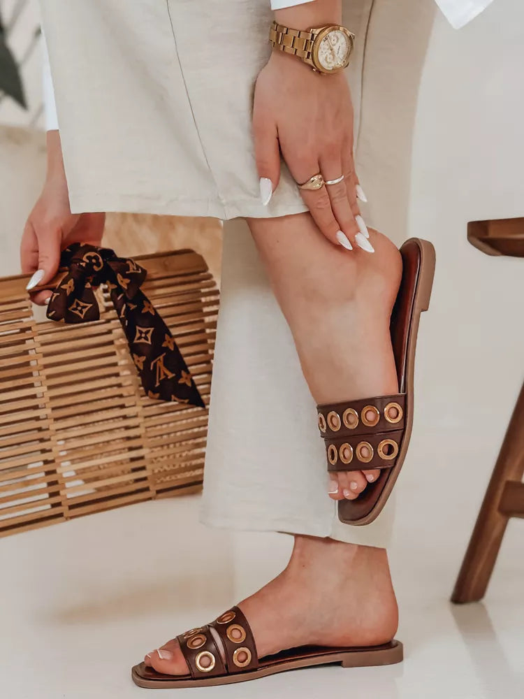 Moteriškos rudos spalvos šlepetės Stelsan