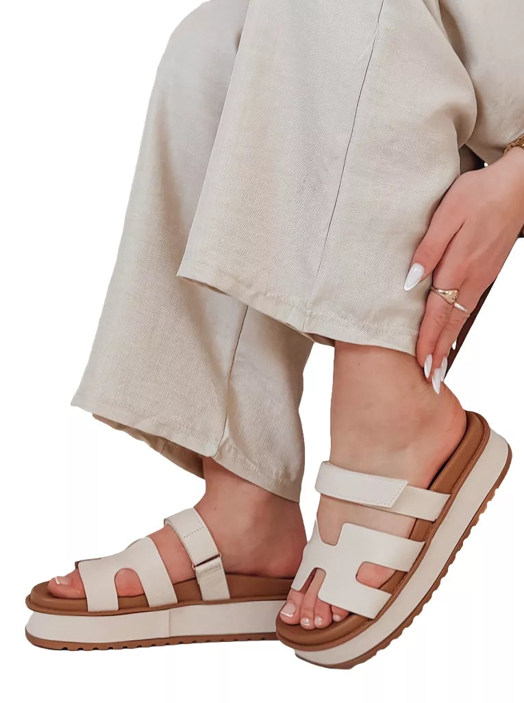 Moteriškos rusvos spalvos šlepetės Flip