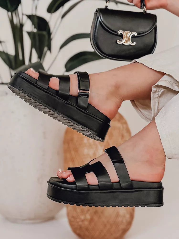 Moteriškos juodos spalvos šlepetės Flip