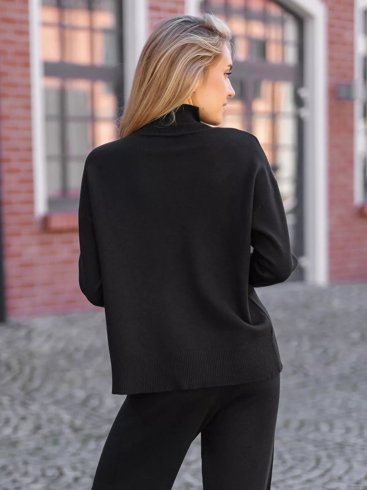 Moteriškas juodas laisvalaikio kostiumas Maribel