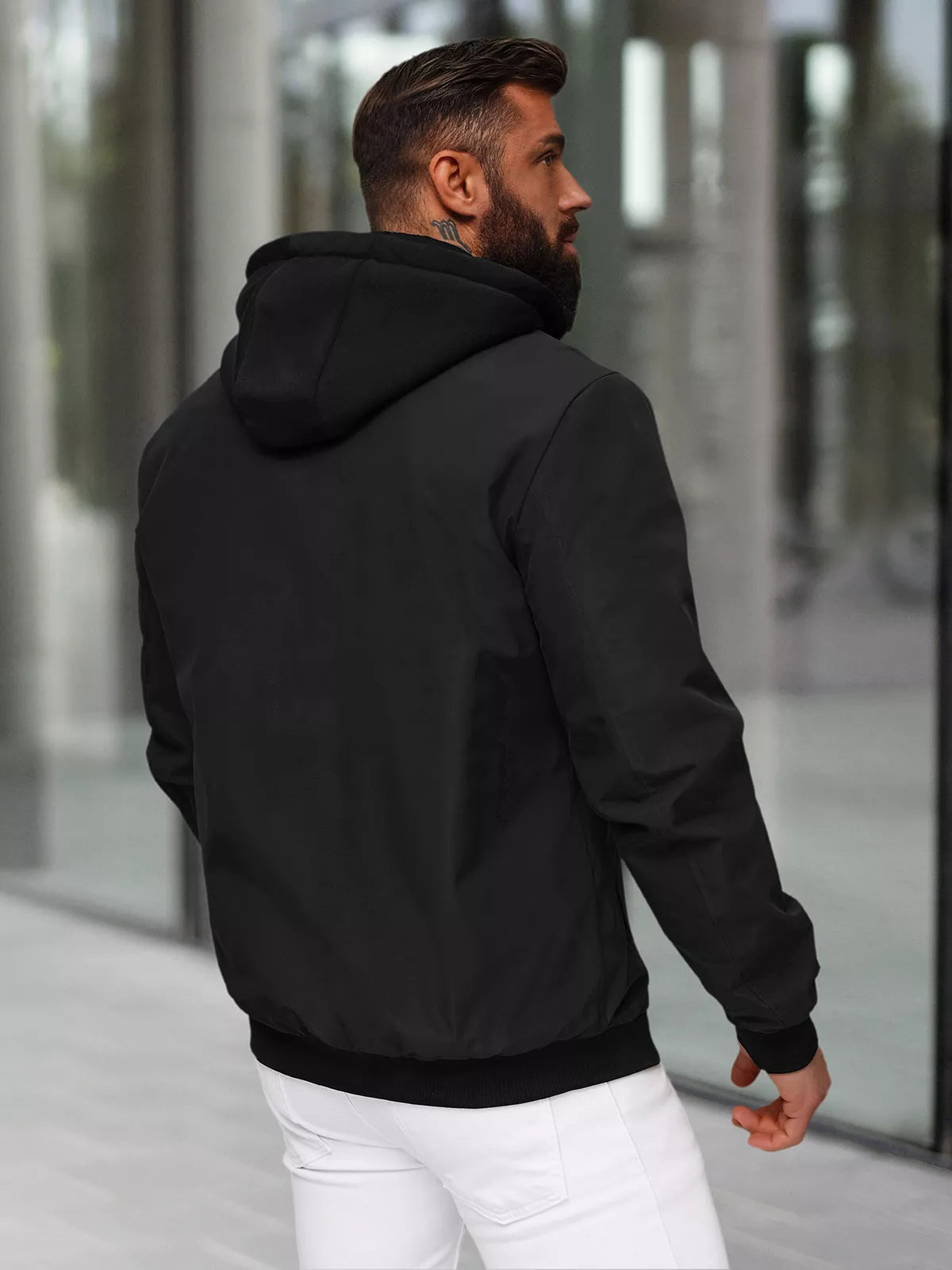 Vyriška juodos spalvos striukė Sense