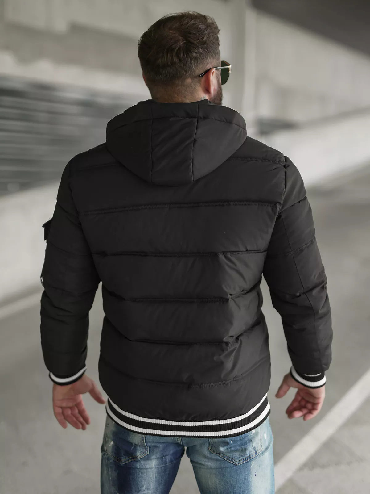 Juoda vyriška dygsniuota striukė Aibel