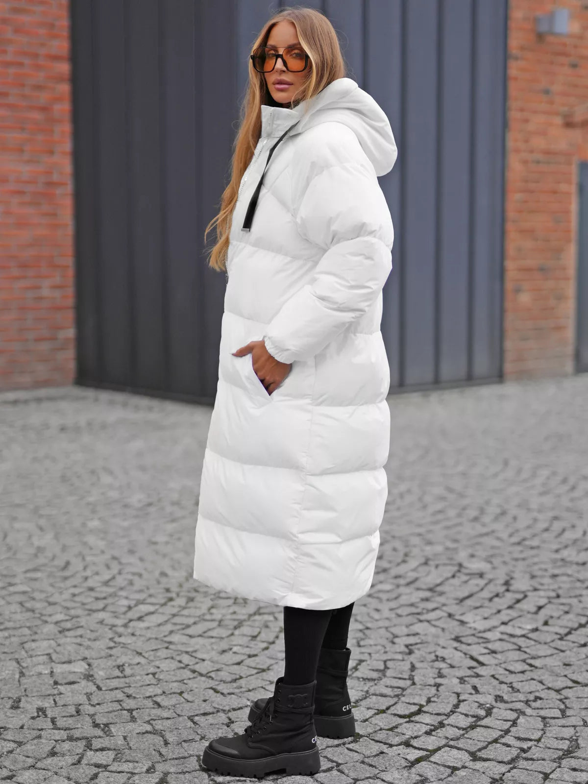 Moteriškas baltos spalvos paltas Izabel