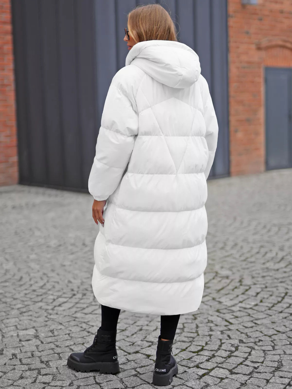 Moteriškas baltos spalvos paltas Izabel