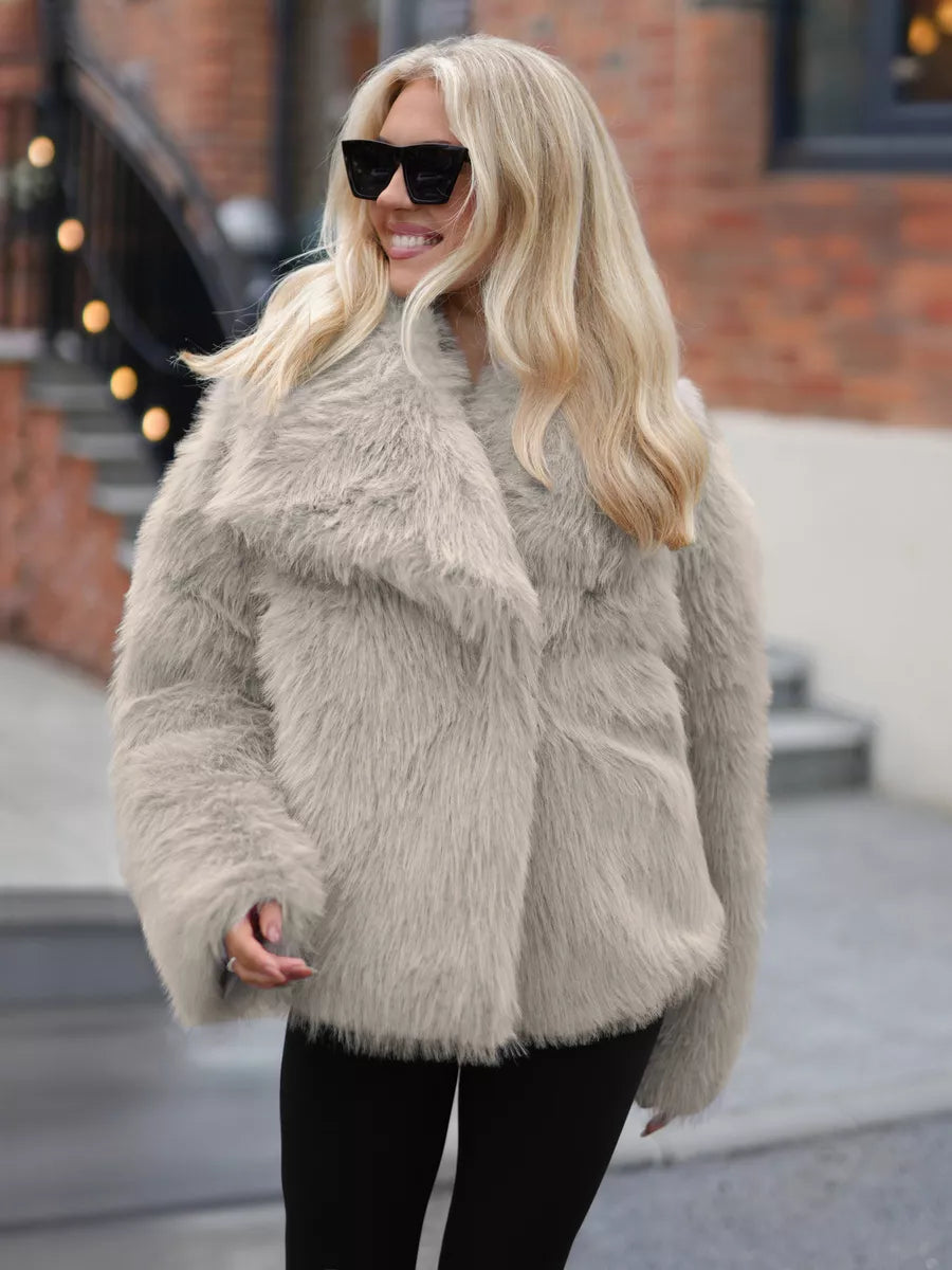 Moteriška dirbtinio kailio pilka striukė Sofin