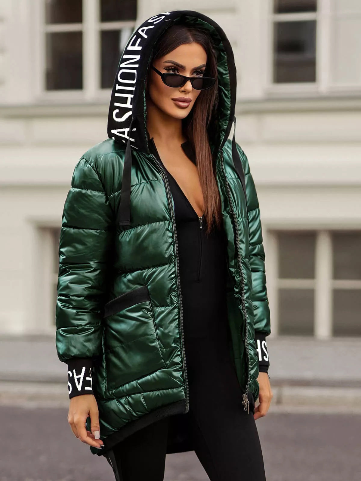 Žalia blizgi striukė Agor