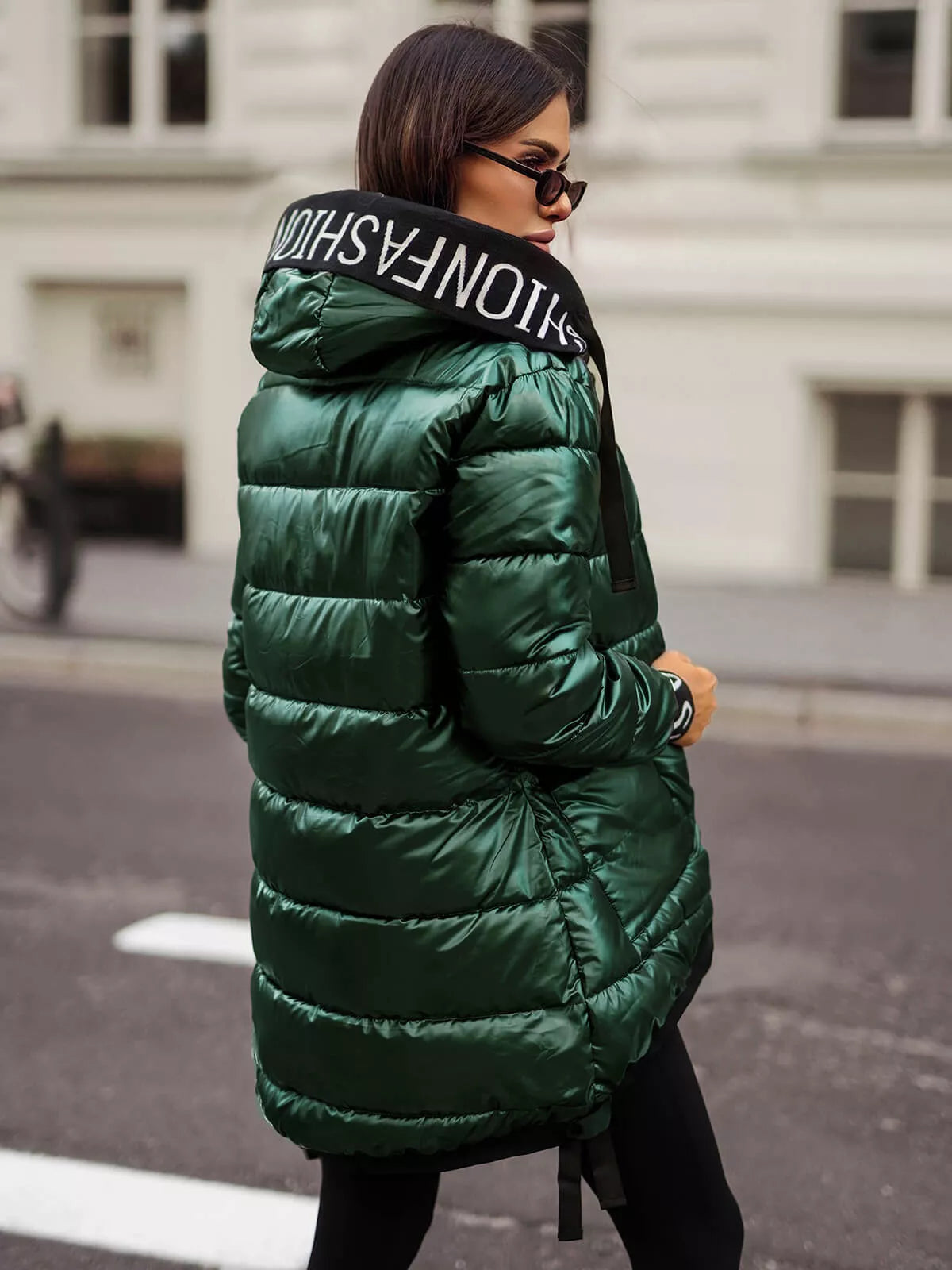 Žalia blizgi striukė Agor