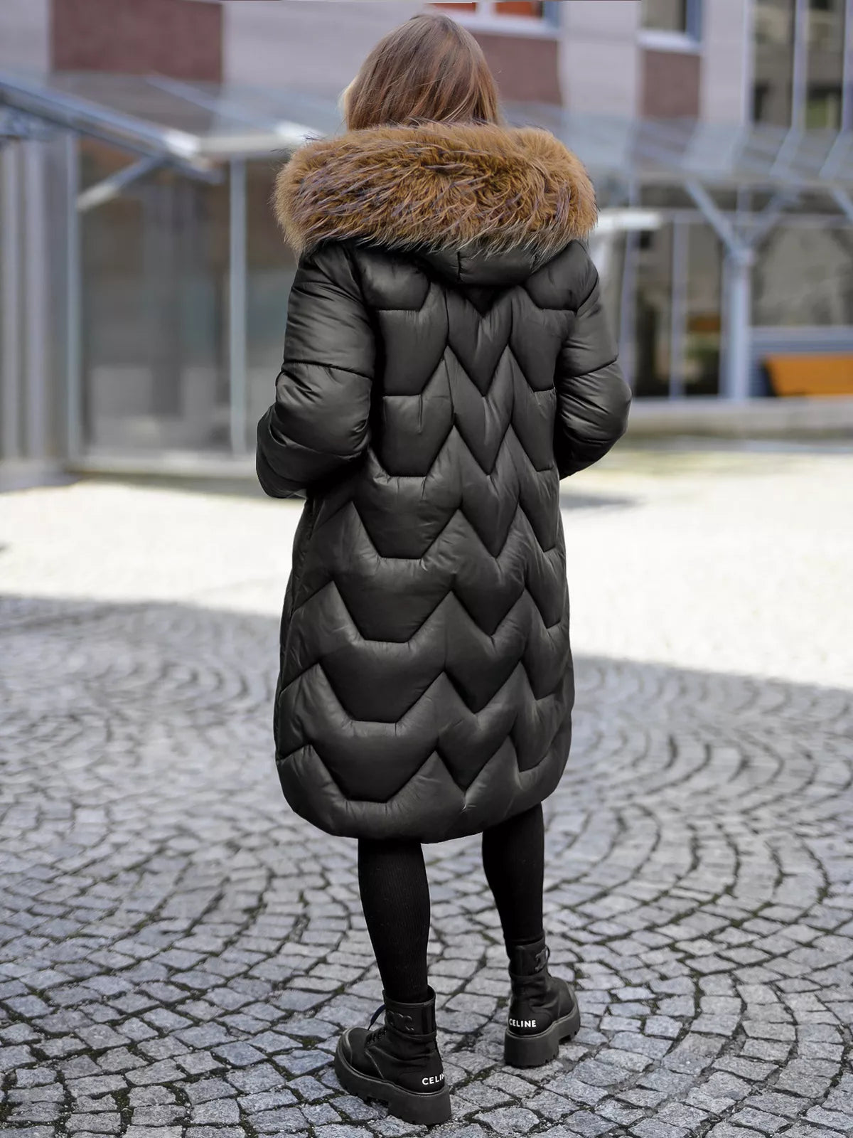 Žieminė ilga moteriška juoda striukė Klein