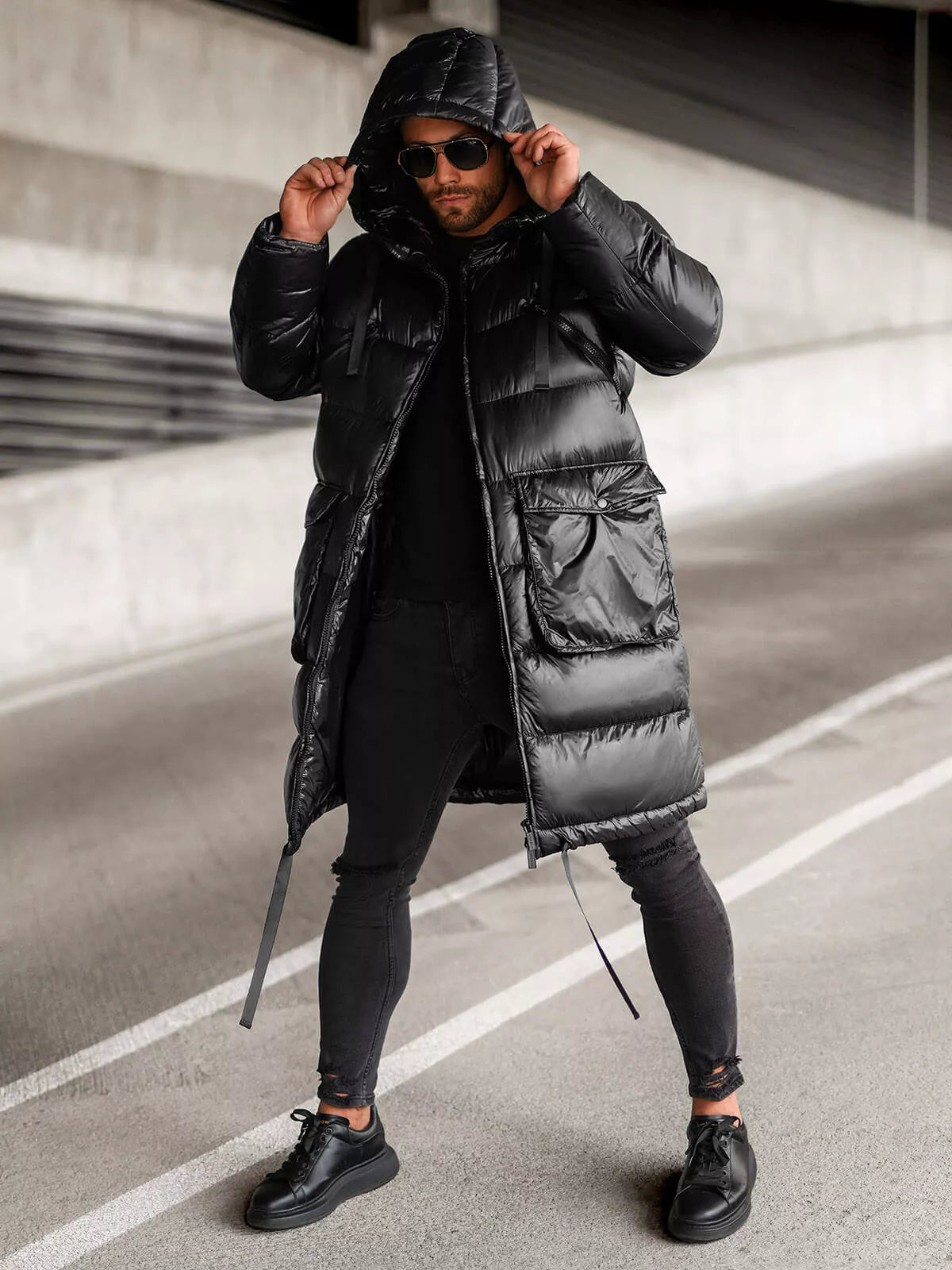 Juoda  blizgi vyriška striukė su gobtuvu Monakko