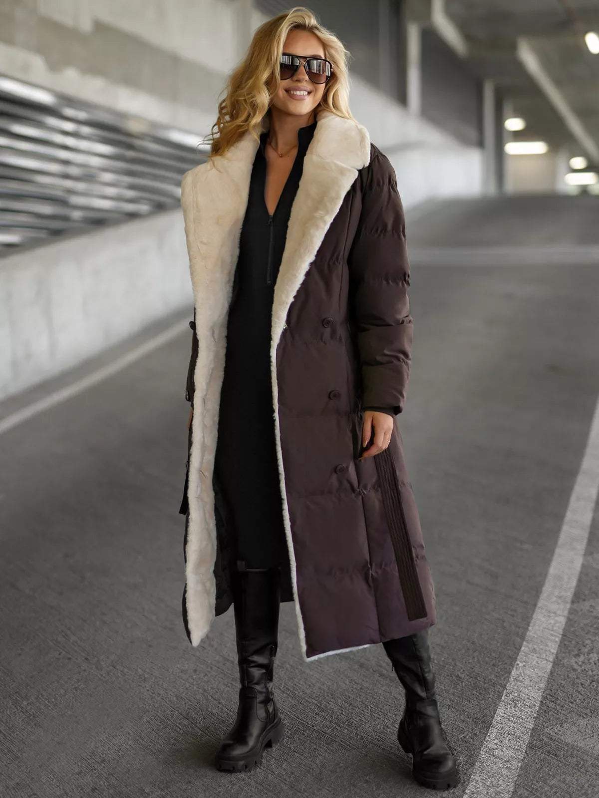 Moteriškas dygsniuotas rudos spalvos striukė Charlot