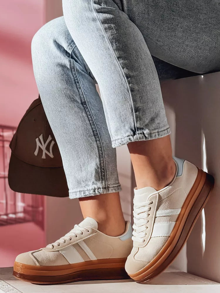 Moteriški rusvi laisvalaikio batai Tag