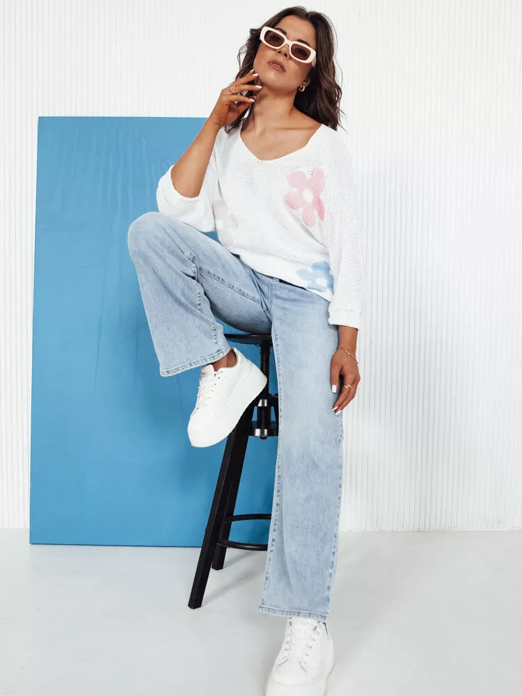 Moteriškas baltos spalvos megztinis Flowers