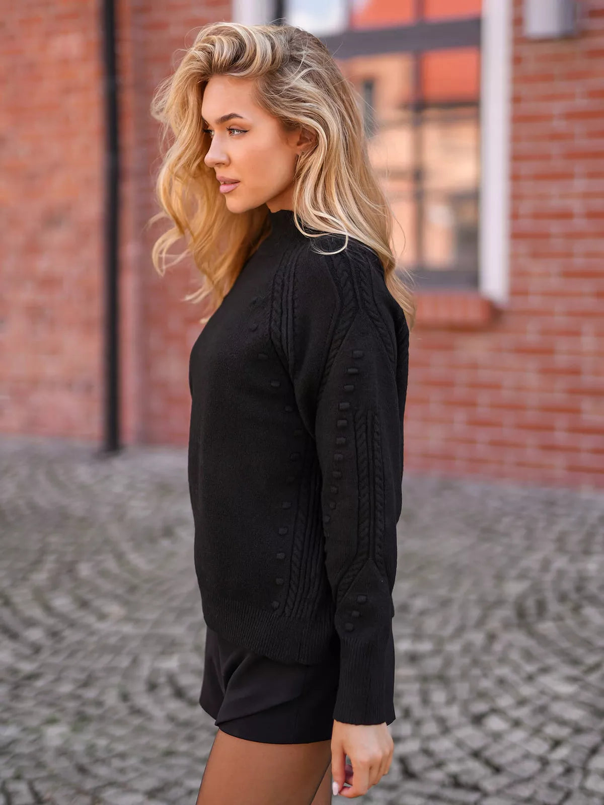 Moteriškas juodas megztinis Bert