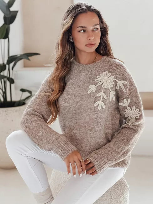 Moteriškas tamsiai rusvas megztinis Daga