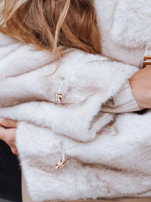 Moteriškas baltas trumpas kailinis paltas Ariel