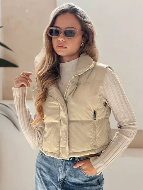 Moteriška rusvos spalvos liemenė Veta