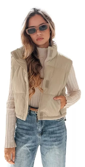 Moteriška rusvos spalvos liemenė Veta