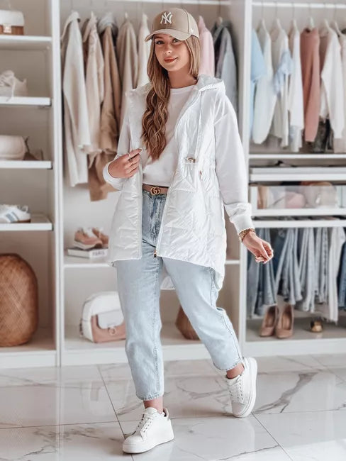 Moteriška baltos spalvos liemenė Demak