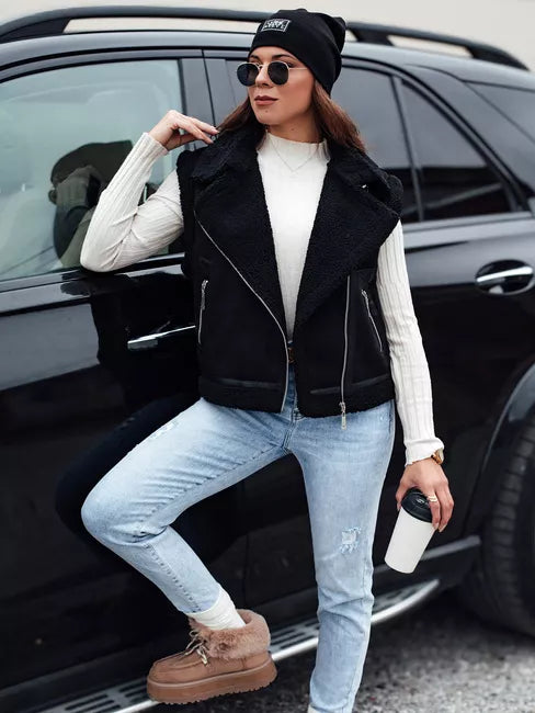 Moteriška juoda liemenė su kailiuku Wool