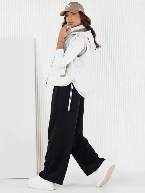 Moteriška balta liemenė su gobtuvu Teros