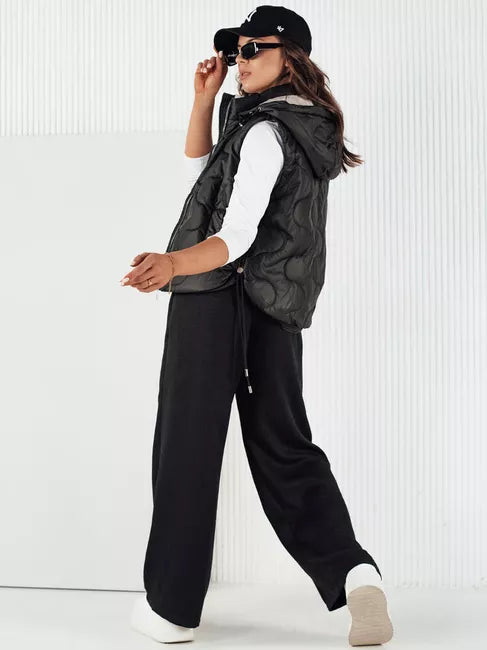 Moteriška juoda liemenė su gobtuvu Teros