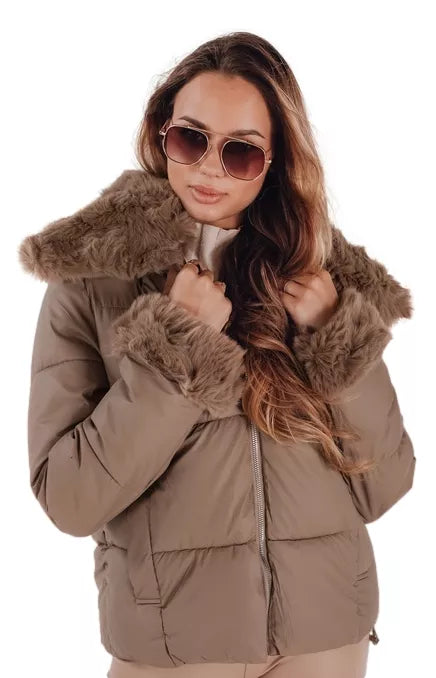 Moteriška ruda trumpa striukė su kailiu Flora