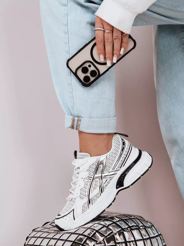 Moteriški balti su juodomis detalėmis laisvalaikio batai Dinamic