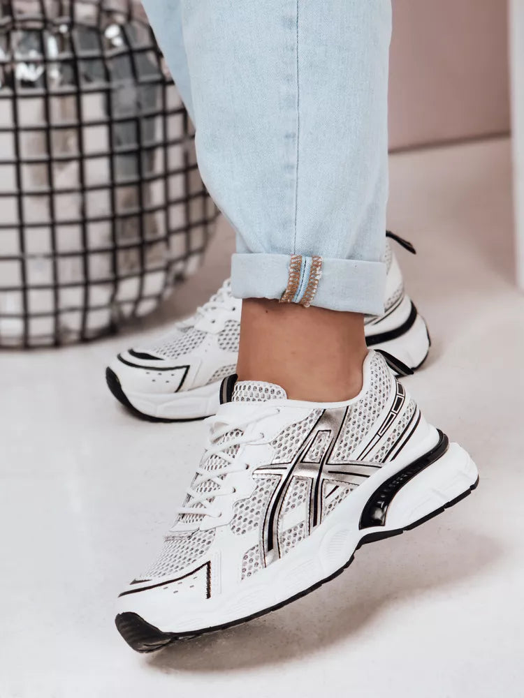 Moteriški balti su juodomis detalėmis laisvalaikio batai Dinamic