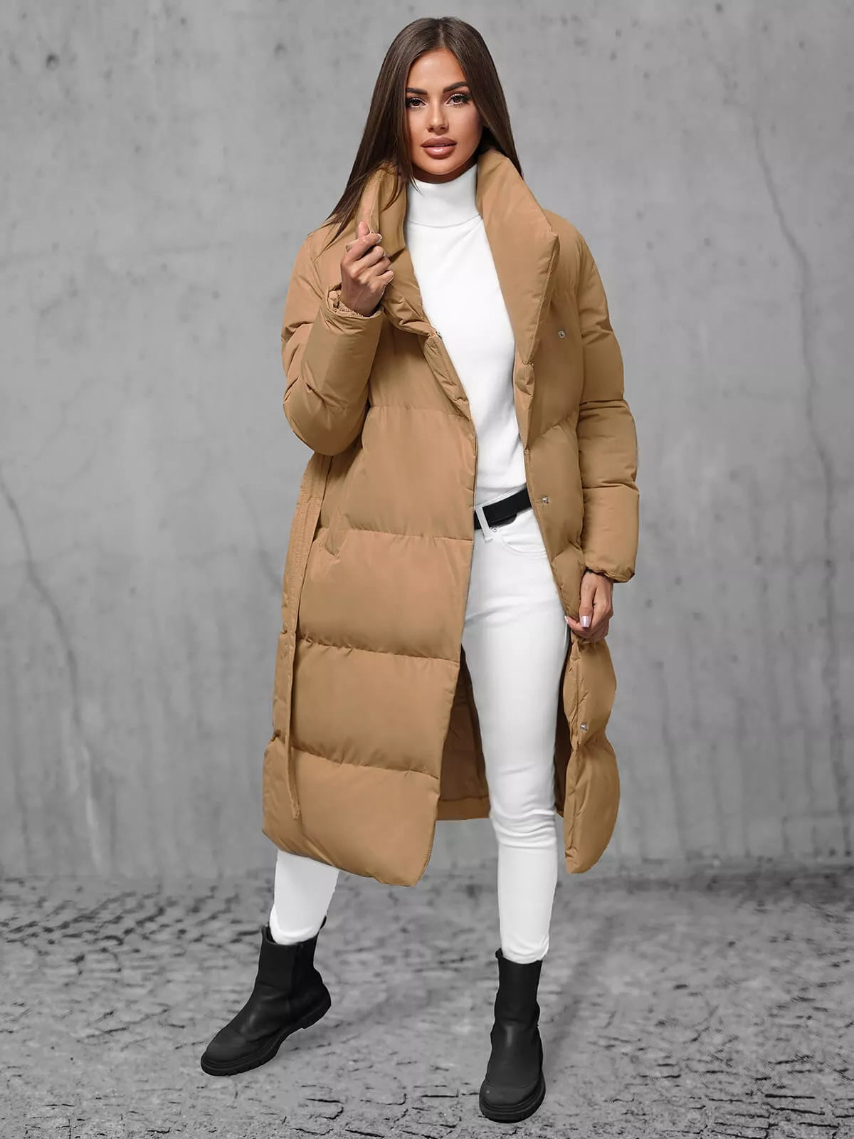 Moteriškas rudas paltas Korper