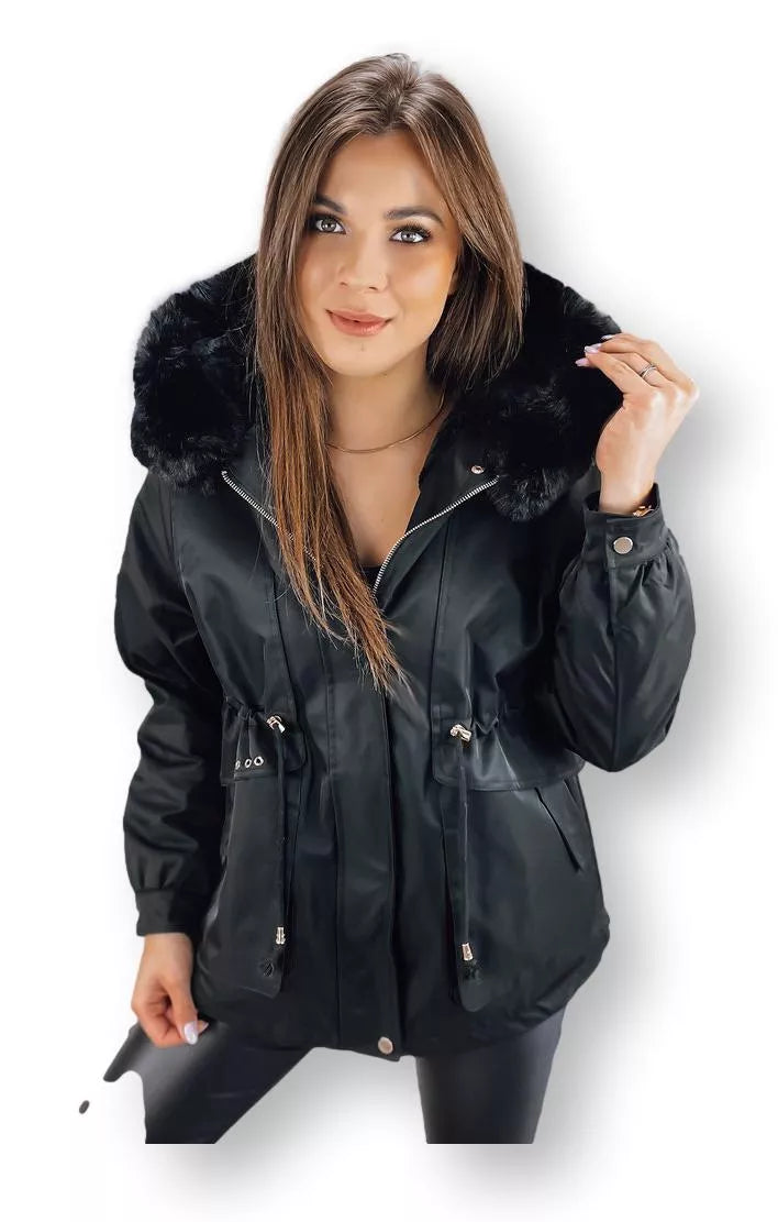 Moteriška striukė Turti