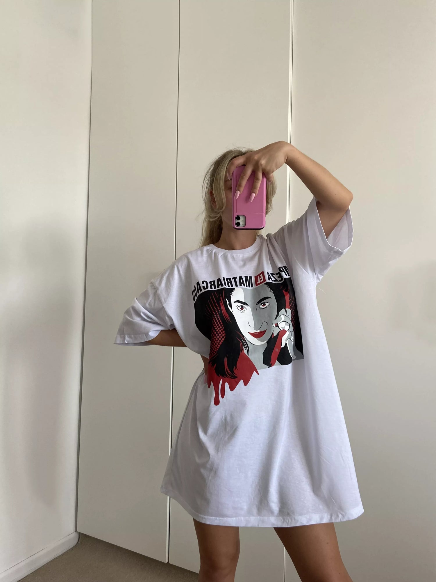 Moteriški oversize balti marškinėliai Nairobi