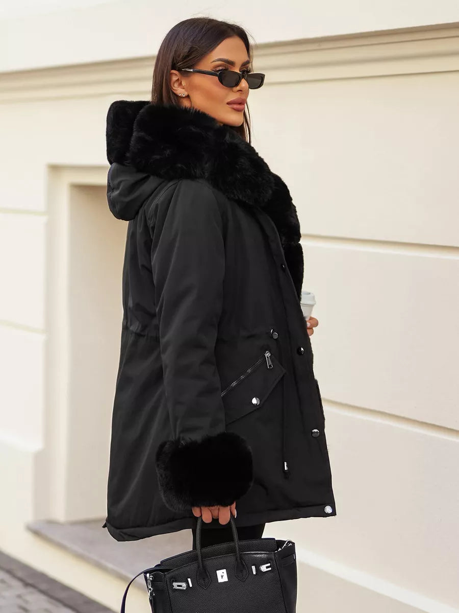 Moteriška juoda striukė Gibon