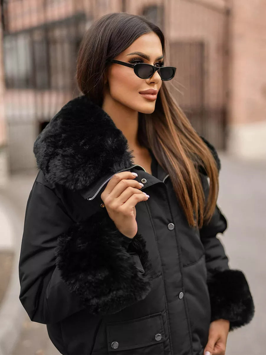 Moteriška juoda striukė Lara