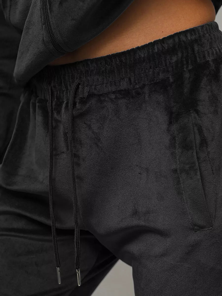 Moteriškas juodas veliūrinis komplektas Softi