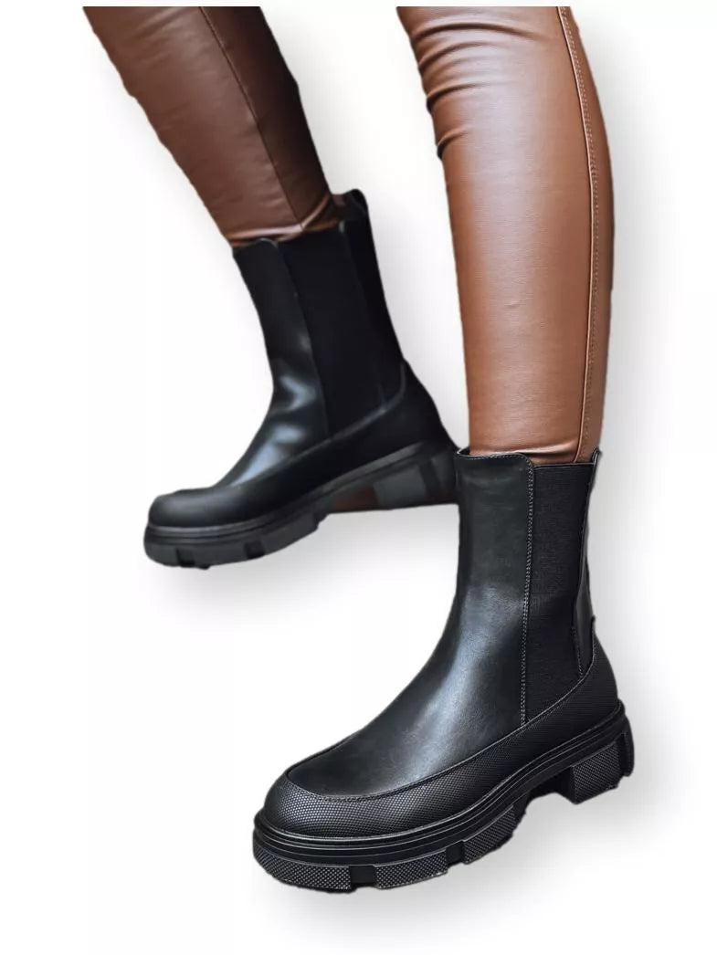 Moteriški aulinukai juodi Frost