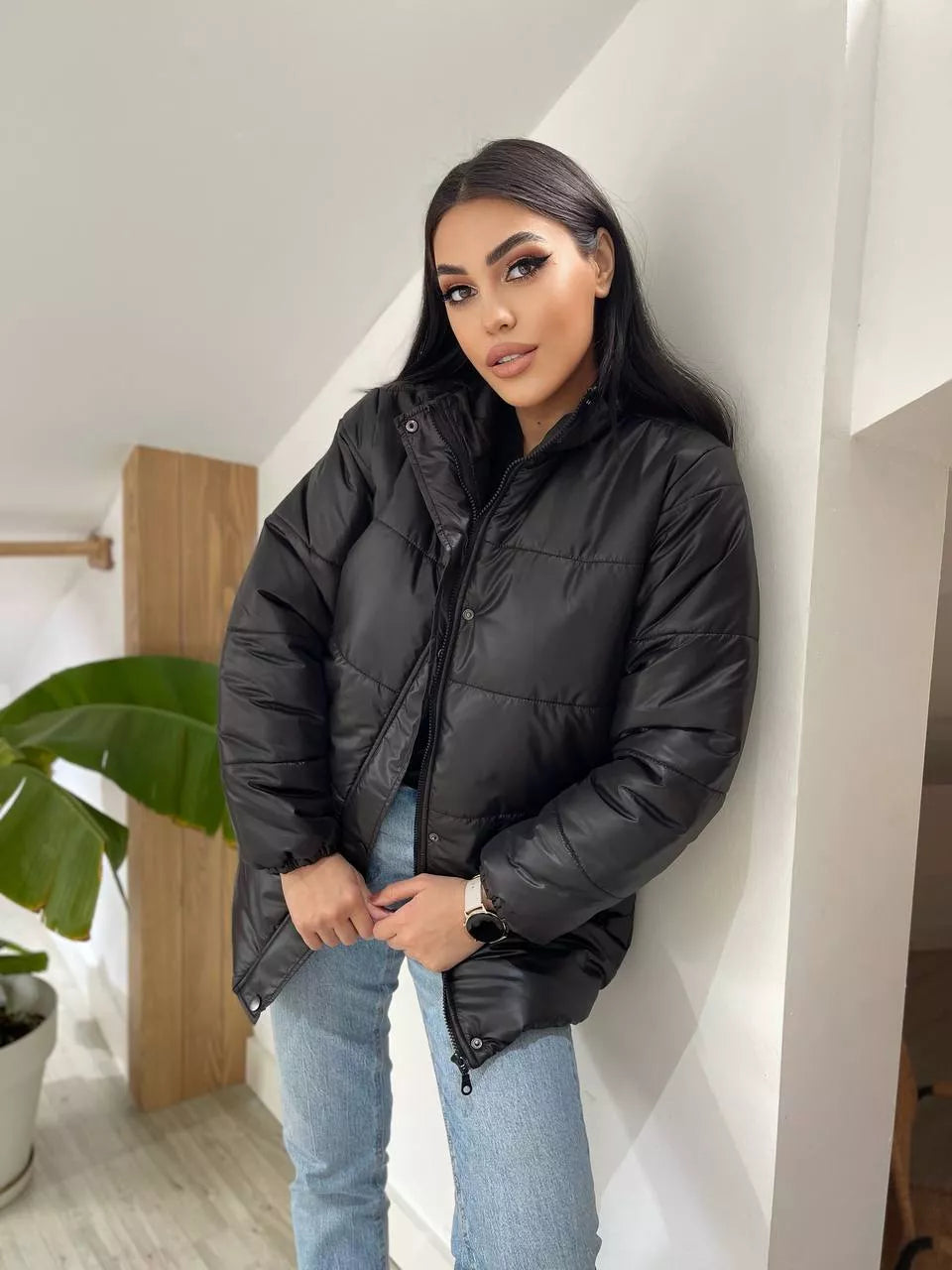 Stilinga moteriška juoda striukė Gebor