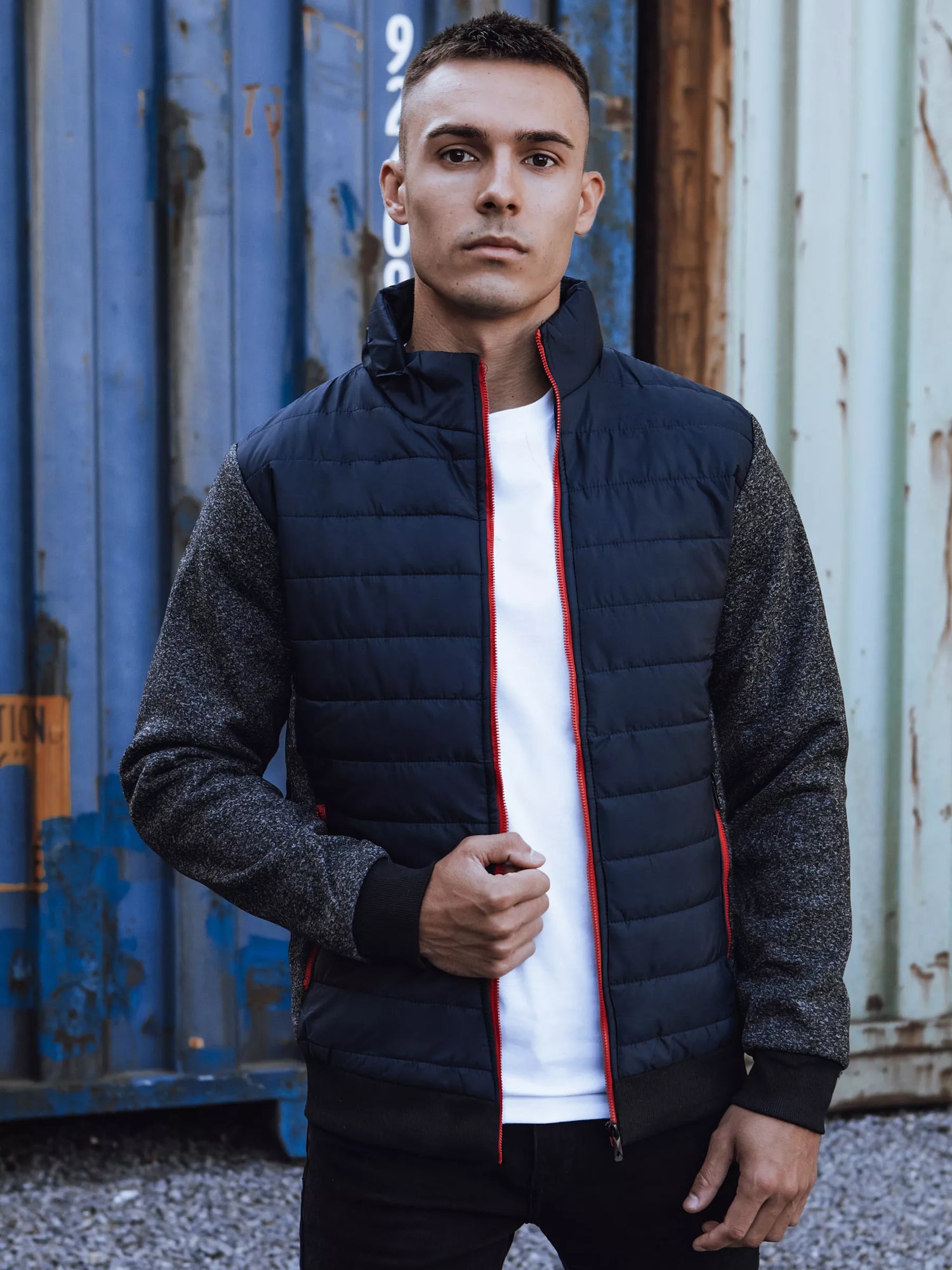 Tamsiai mėlyna striukė Jan