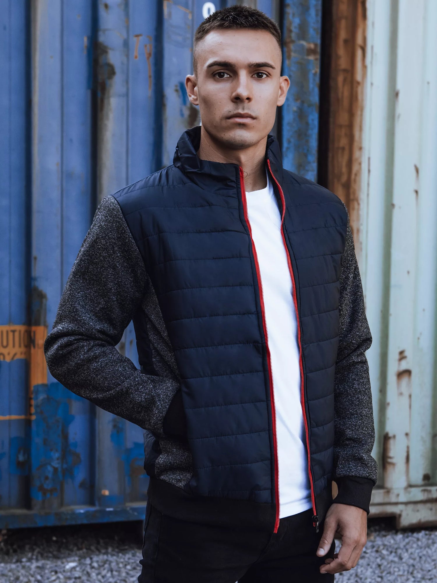 Tamsiai mėlyna striukė Jan