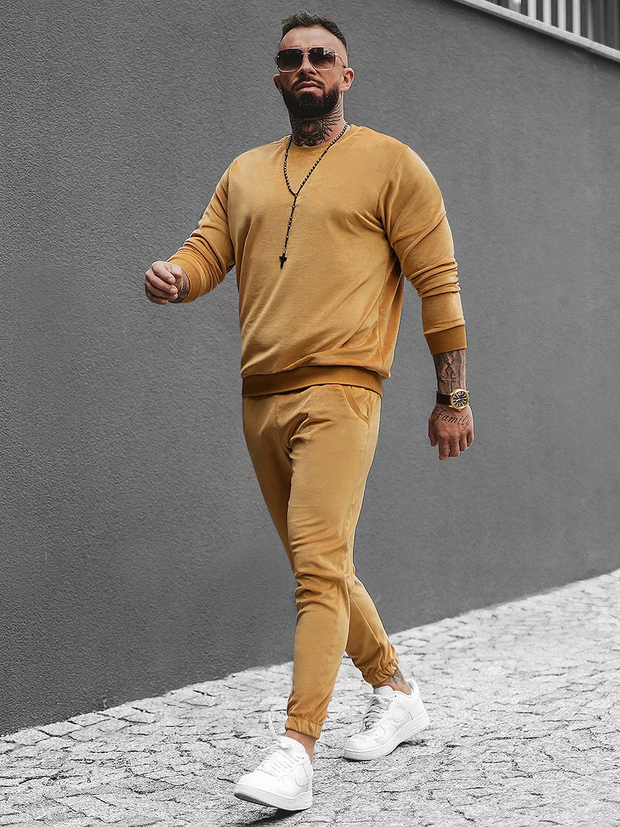 Veliūrinis vyriškas rudas laisvalaikio komplektas Kafil