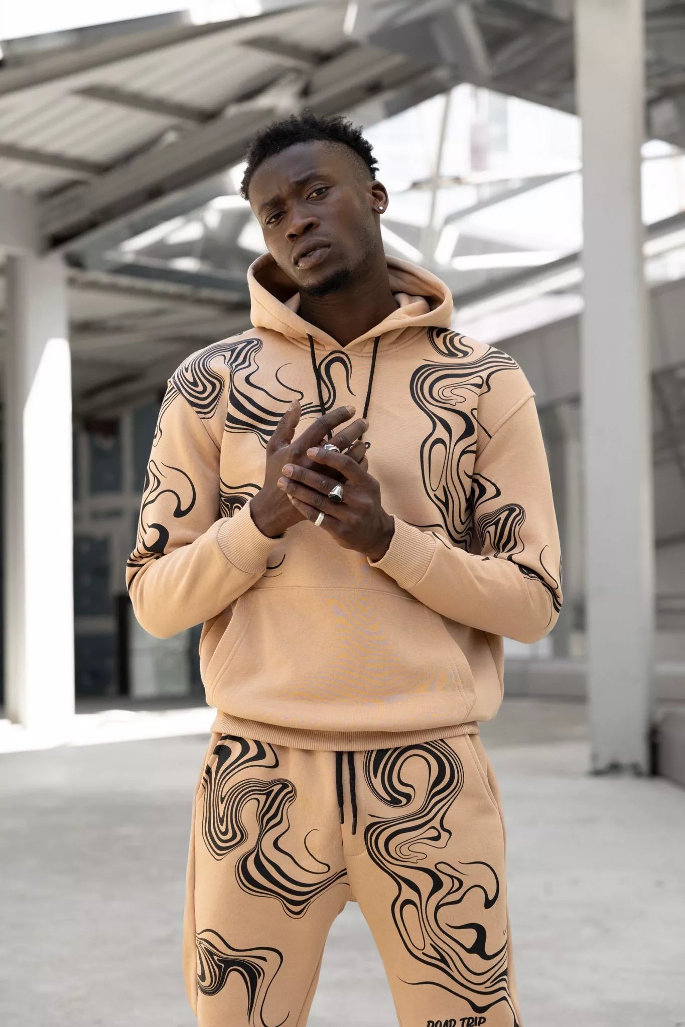 Vyriškas smėlio spalvos sportinis kostiumas Road Trip