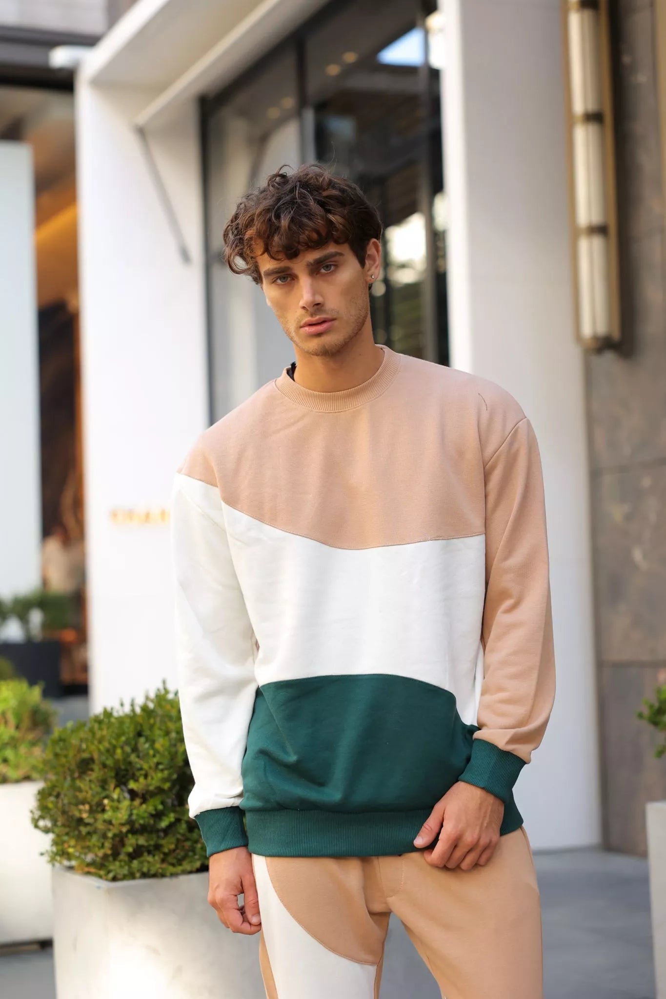 Rusvas kelių spalvų vyriškas džemperis Hipore