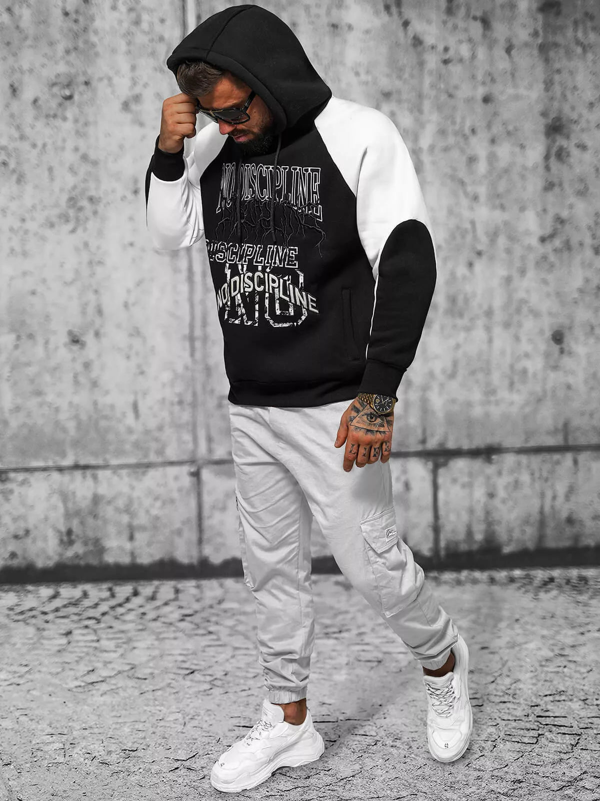 Vyriškas juodas džemperis No Discipline