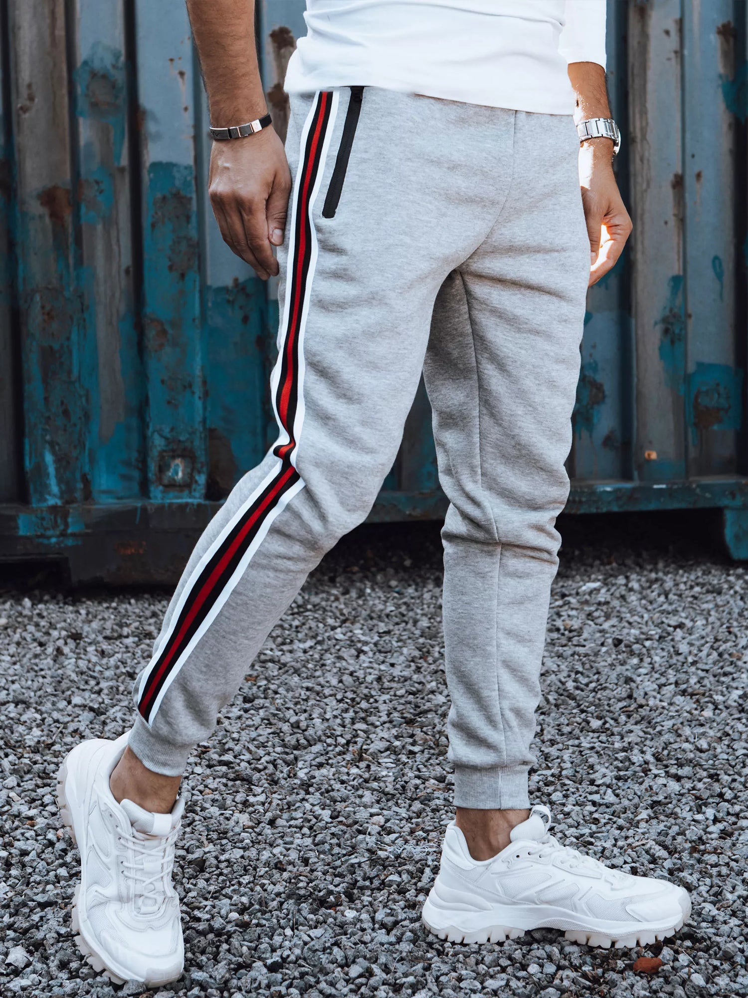 Vyriškos šviesiai pilkos laisvalaikio kelnės Adam