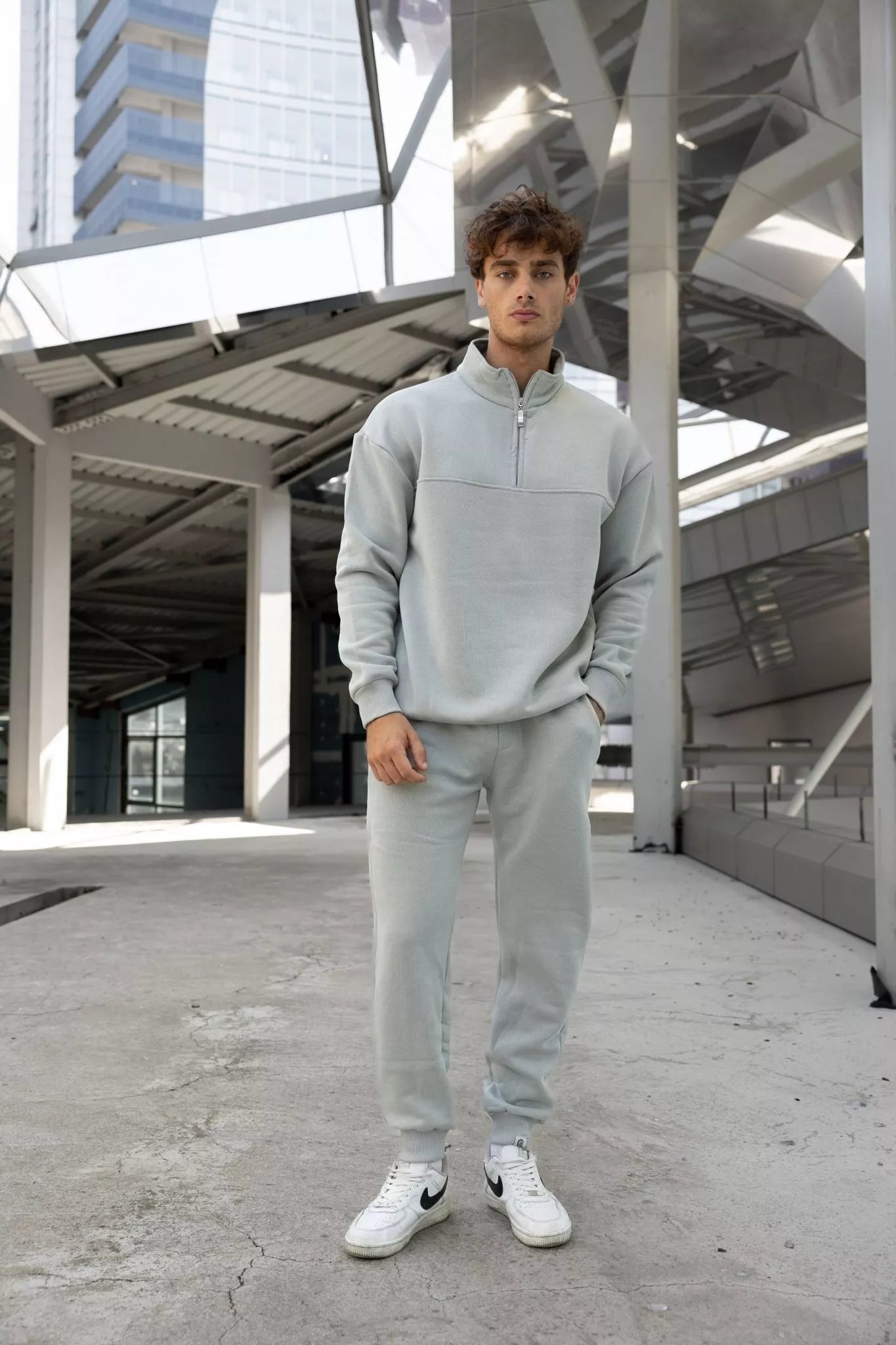 Pilkos spalvos vyriškas komplektas Gerol