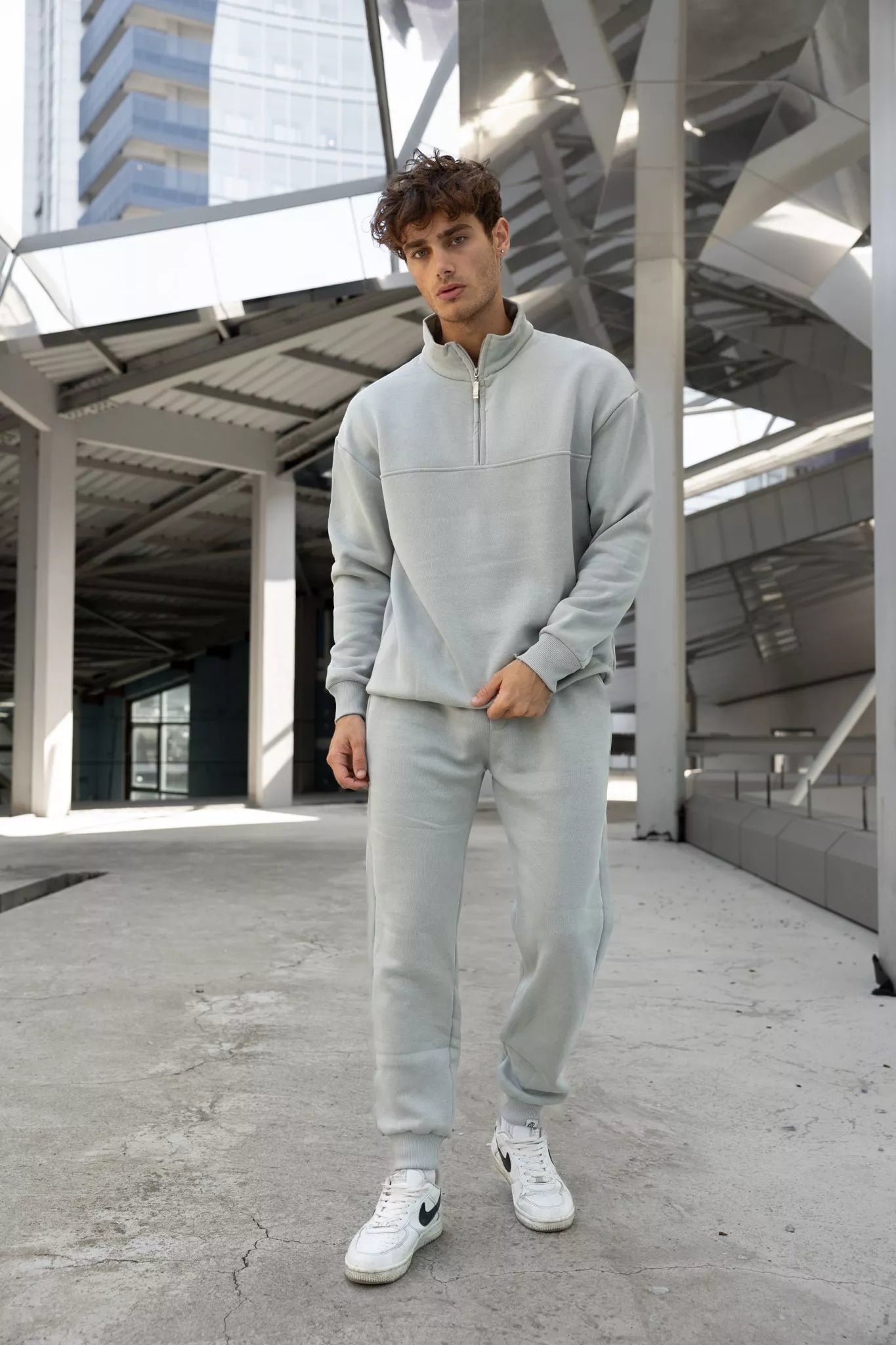 Pilkos spalvos vyriškas komplektas Gerol