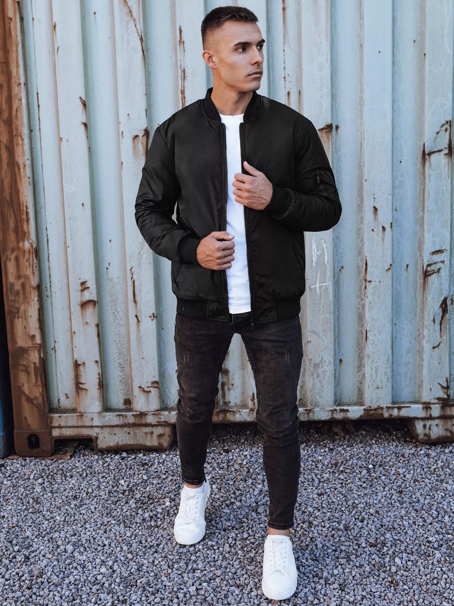 Vyriška juodos spalvos striukė "Route"